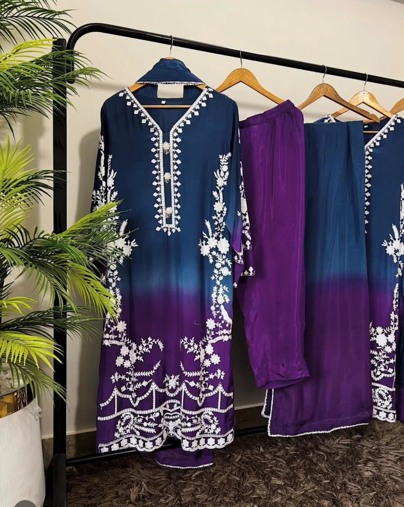 Minal Khan Hit Code | Silk 3-Piece Pret