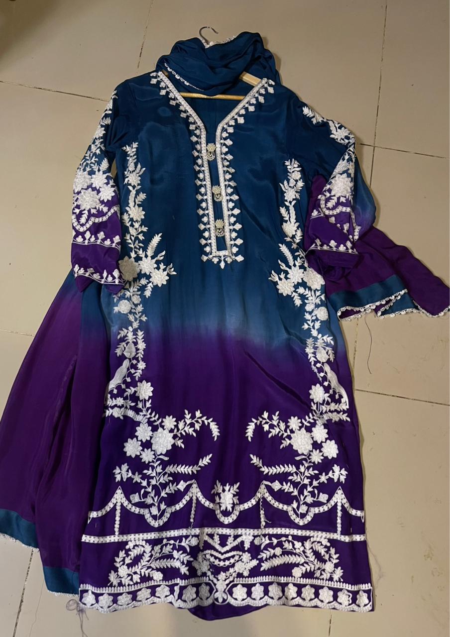 Minal Khan Hit Code | Silk 3-Piece Pret