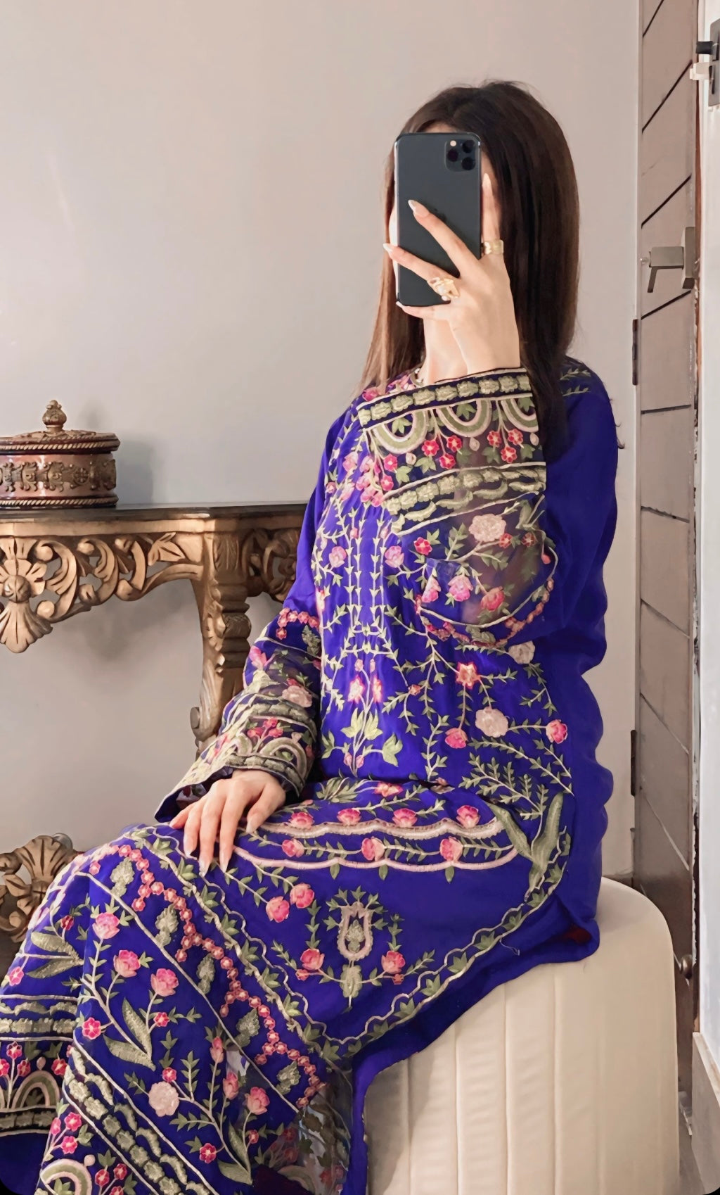 Elegant Russian Grip Thread Embroidered Suit with Chiffon Dupatta