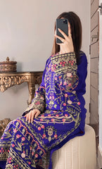 Elegant Russian Grip Thread Embroidered Suit with Chiffon Dupatta
