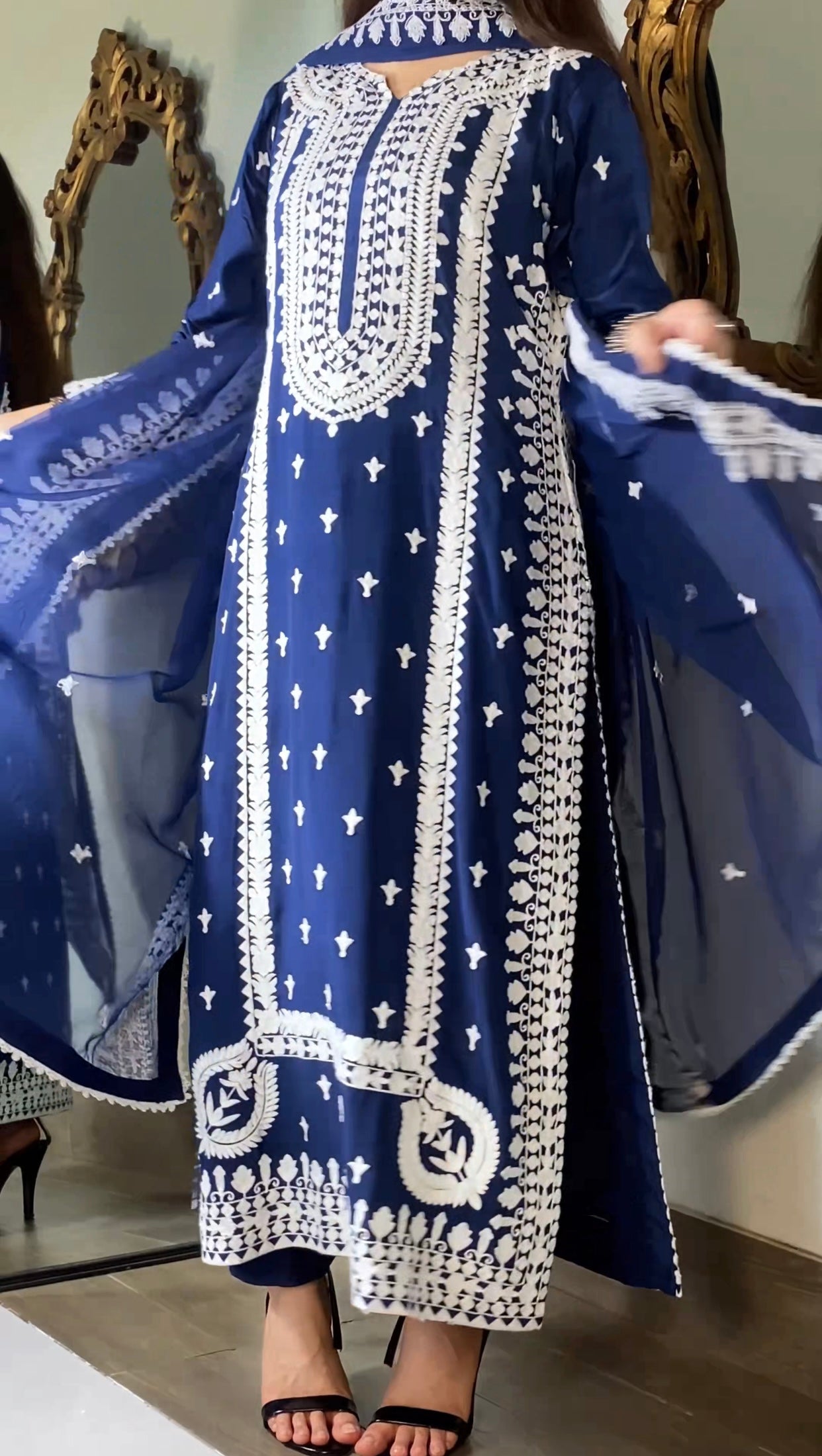 Noor e Aqsa navy shesha silk suit with flowing chiffon dupatta